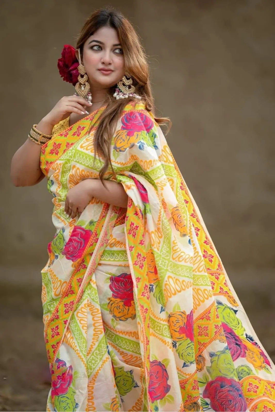 টাঙ্গাইল শাড়ী মাধুরাই